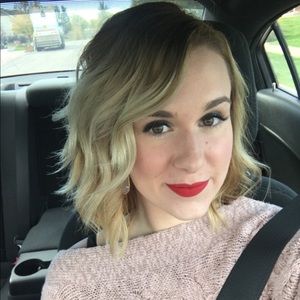 Meet your Posher, Carly